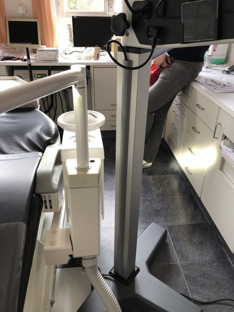 Flexion Dentalmikroskop Rollstativ